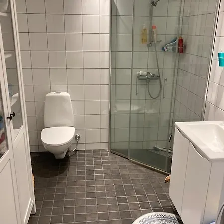 Midt I Sentrum, Privat Rom I Delt * Bodø