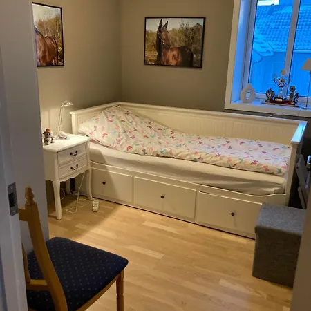 Privat bolig Midt I Sentrum, Privat Rom I Delt *